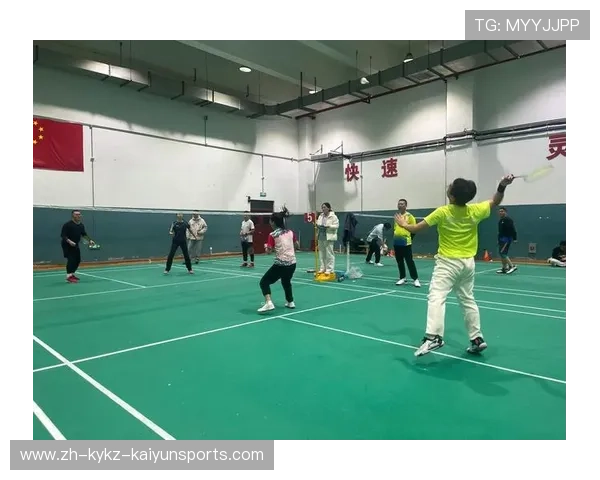 羽毛球社团训练